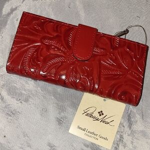 Patricia Nash Nazari Tooled Lava  Leather Bi Fold Snap Wallet. Ea